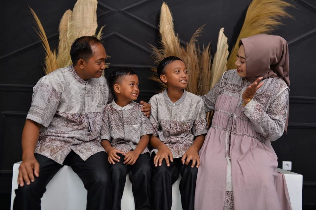 https://ezzafahrulmumin.khitanan.id/dirmember/00000001/gondes_r05/photo-1265-1267-l-202207030227.jpg